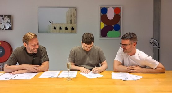 Roelof ten Napels tekent drie nieuwe boekcontracten