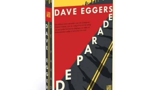 'De parade' van Dave Eggers bij de beste vier boeken van de maand volgens het DWDD Boekenpanel